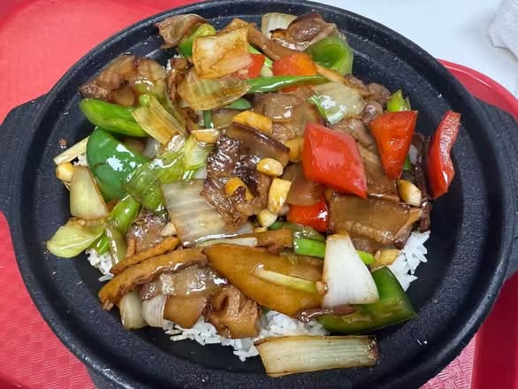 Iron Pot Smoked Bamboo Shoots And Bacon Rice 🌶 铁锅烟笋腊肉饭